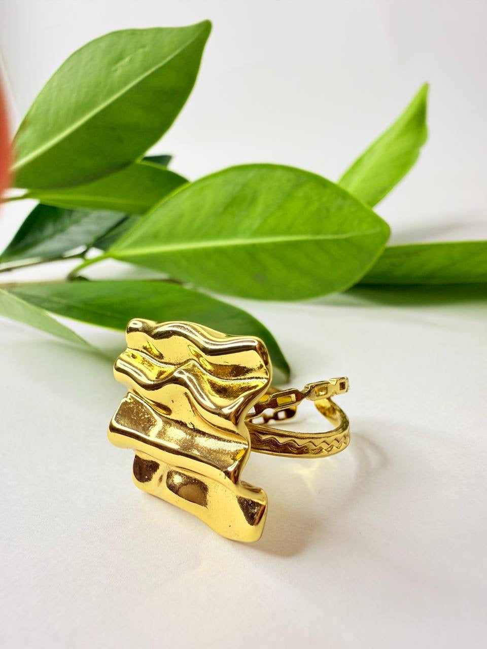 Luxurious Wavy Gold Ring ✨💛